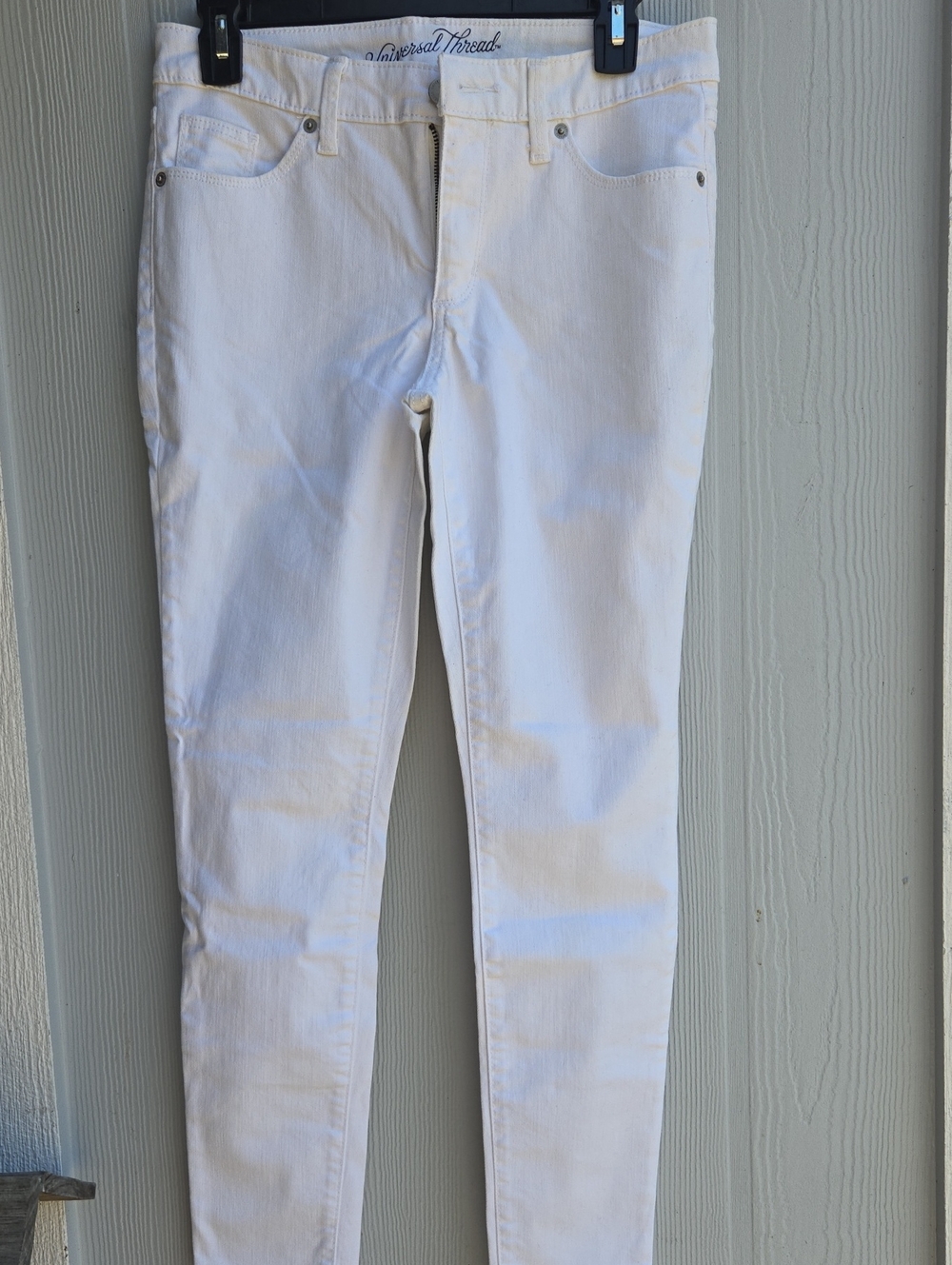 Universal Thread | Women's White Mid Rise Skinny Jeans (4/27R)